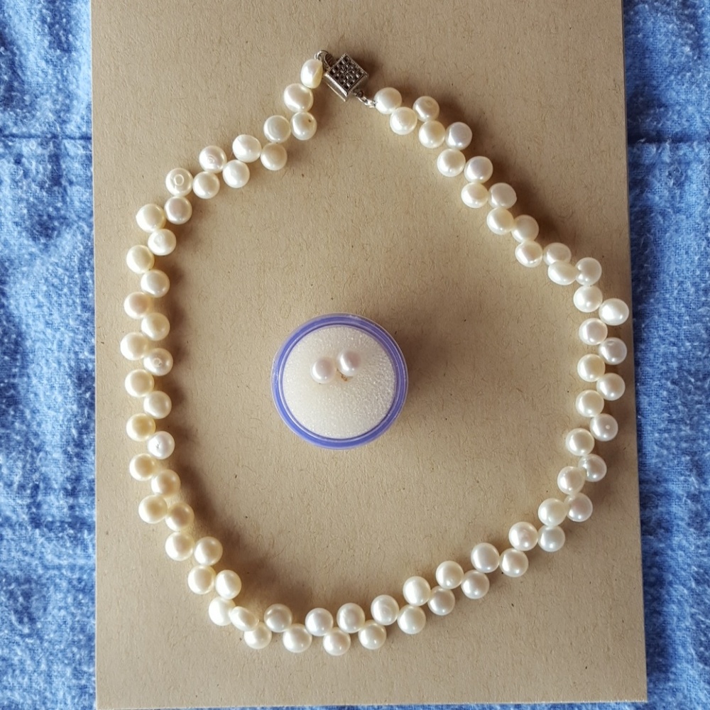 Matching Pearl Necklace & Earrings